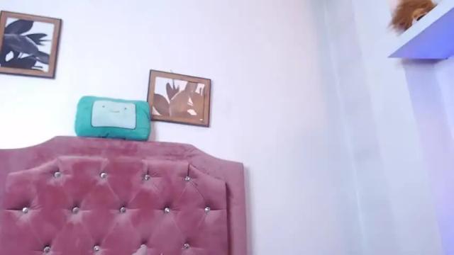 Image 3 of elie_golden Stream on Chaturbate on 13 months ago