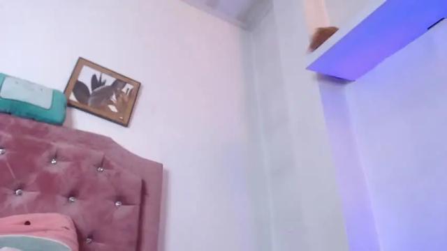 Image 8 of elie_golden Stream on Chaturbate on 13 months ago