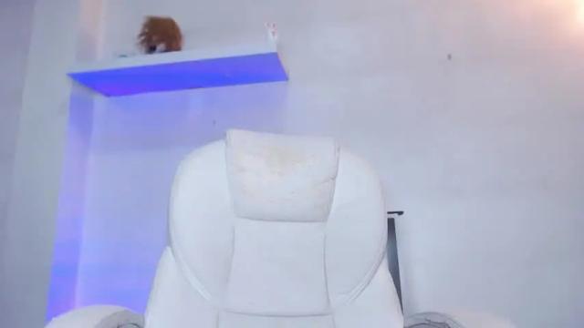 Image 11 of elie_golden Stream on Chaturbate on 13 months ago