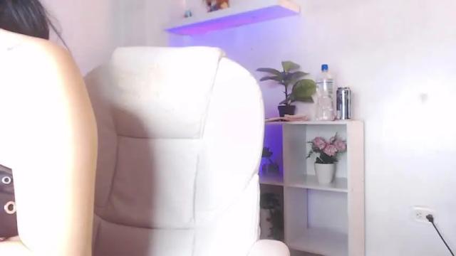 Image 4 of elie_golden Stream on Chaturbate on 13 months ago