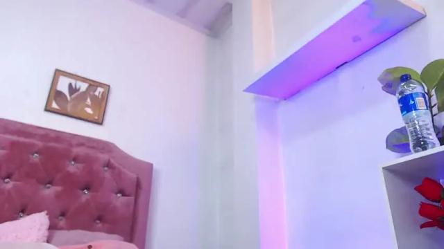 Image 6 of elie_golden Stream on Chaturbate on 13 months ago