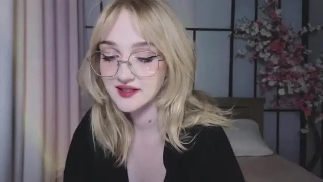 Image 3 of eliejay Stream on Chaturbate on 13 months ago