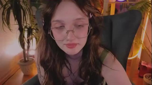 Image 3 of eliejay Stream on Chaturbate on 18 days ago