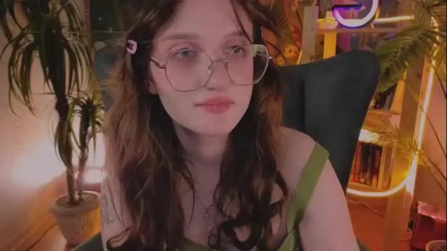 Image 4 of eliejay Stream on Chaturbate on 18 days ago
