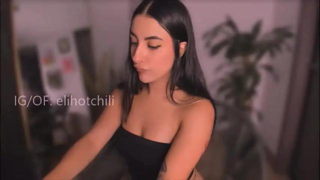 Image 7 of elihotchili Stream on Chaturbate on 2 days ago