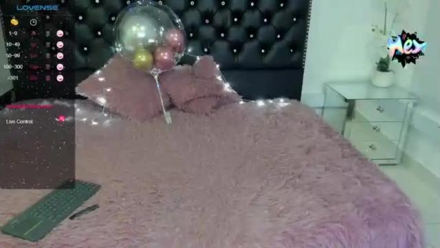 Image 6 of eliizabeth_evans Stream on Chaturbate on 18 months ago