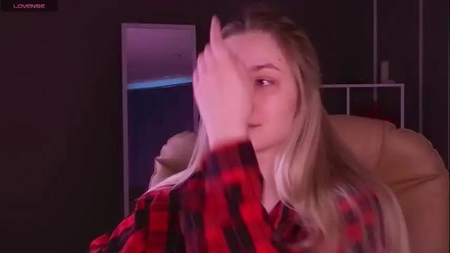 Image 2 of elina_nortas Stream on Chaturbate on 1 month ago
