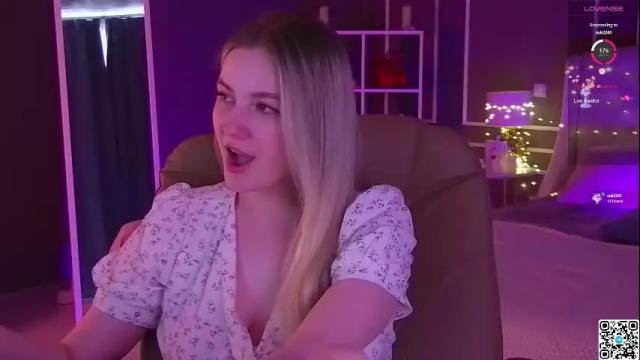 Image 3 of elina_nortas Stream on Chaturbate on 7 days ago