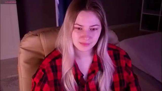Image 2 of elina_nortas Stream on Chaturbate on 1 month ago