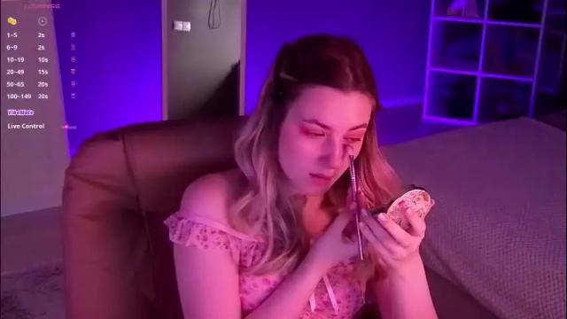 Image 4 of elina_nortas Stream on Chaturbate on 1 month ago