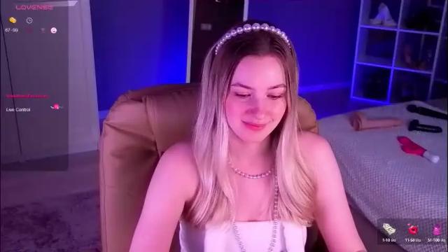 Image 2 of elina_nortas Stream on Chaturbate on 1 month ago