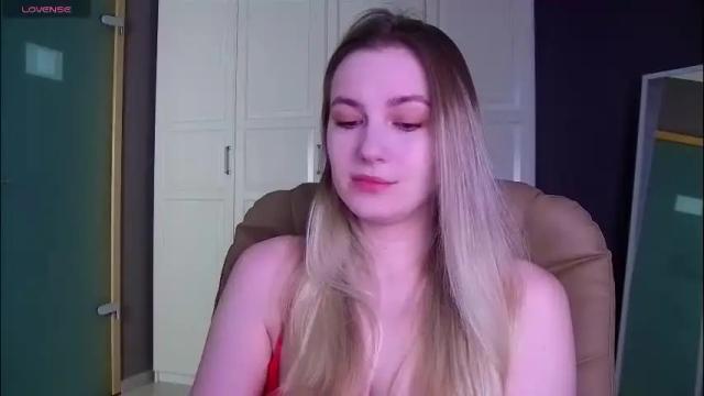 Image 2 of elina_nortas Stream on Chaturbate on 1 month ago