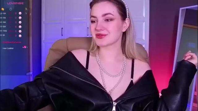 Image 8 of elina_nortas Stream on Chaturbate on 1 month ago