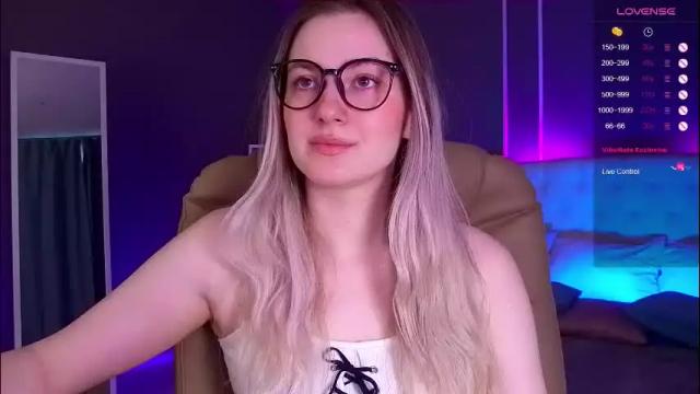 Image 7 of elina_nortas Stream on Chaturbate on 1 month ago