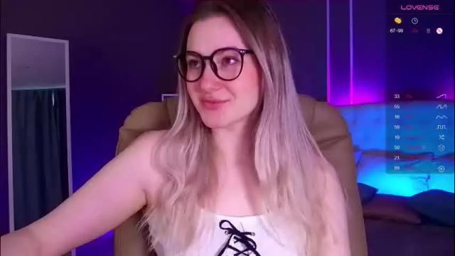Image 8 of elina_nortas Stream on Chaturbate on 1 month ago