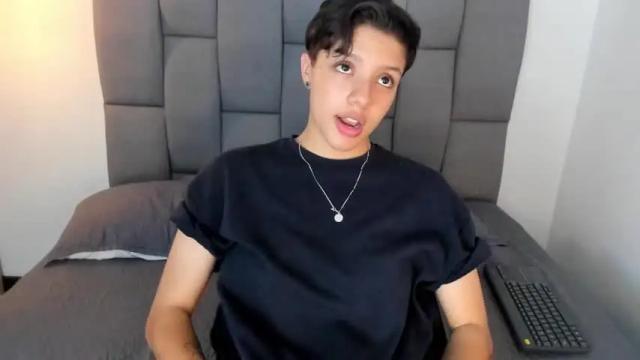 Image 6 of eliot_hamelin Stream on Chaturbate on 16 months ago