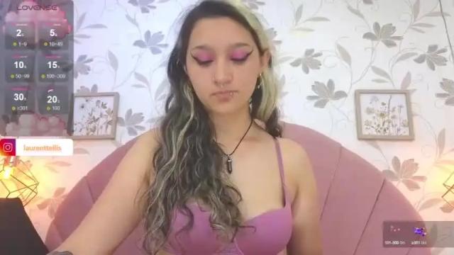 Image 8 of elis_laurent1 Stream on Chaturbate on 14 months ago