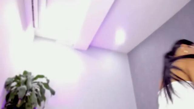 Image 11 of elisa_castrillon Stream on Chaturbate on 12 months ago