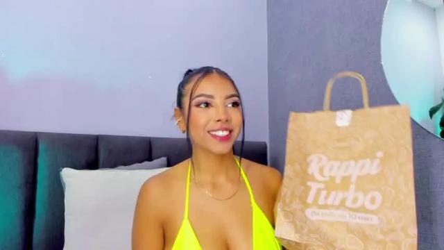 Image 10 of elisa_castrillon Stream on Chaturbate on 12 months ago
