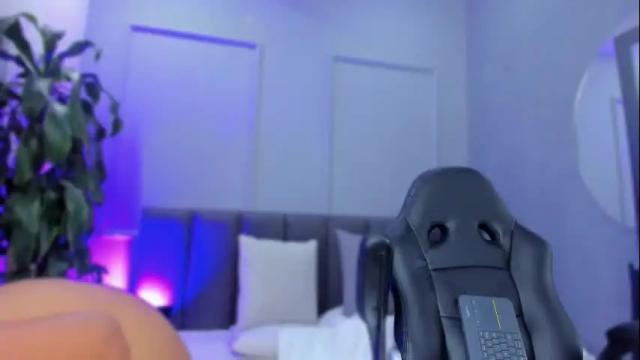 Image 3 of elisa_castrillon Stream on Chaturbate on 1 month ago