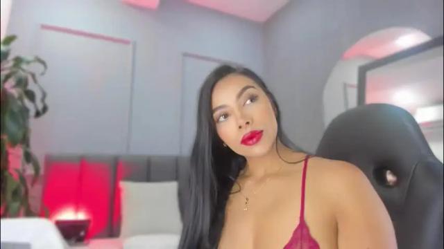 Image 2 of elisa_castrillon Stream on Chaturbate on 1 month ago