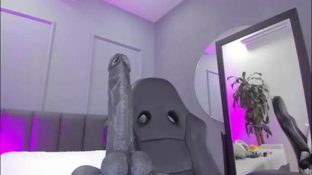 Image 3 of elisa_castrillon Stream on Chaturbate on 1 month ago