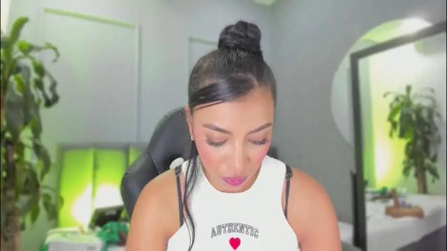 Image 10 of elisa_castrillon Stream on Chaturbate on 1 month ago