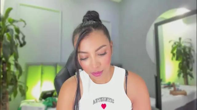 Image 11 of elisa_castrillon Stream on Chaturbate on 1 month ago