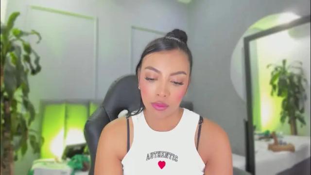 Image 12 of elisa_castrillon Stream on Chaturbate on 1 month ago