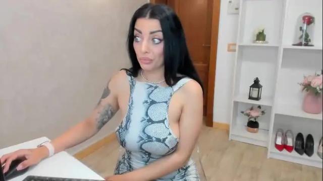 Image 3 of elisabaxter Stream on Chaturbate on 11 days ago