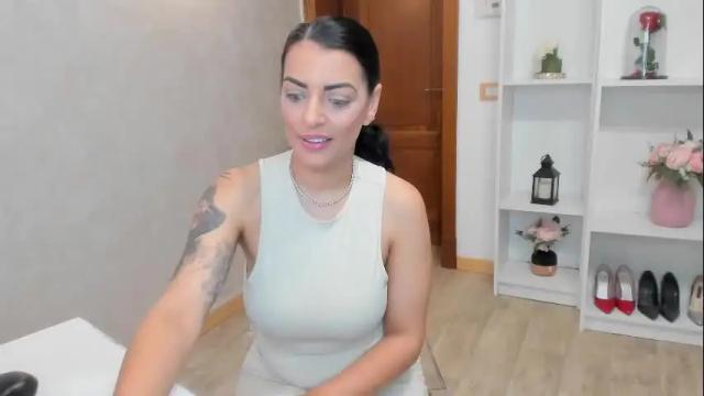 Image 7 of elisabaxter Stream on Chaturbate on 1 month ago