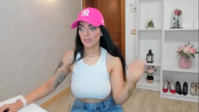 Image 2 of elisabaxter Stream on Chaturbate on 4 days ago