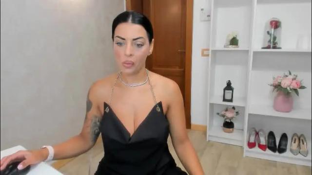 Image 8 of elisabaxter Stream on Chaturbate on 1 month ago