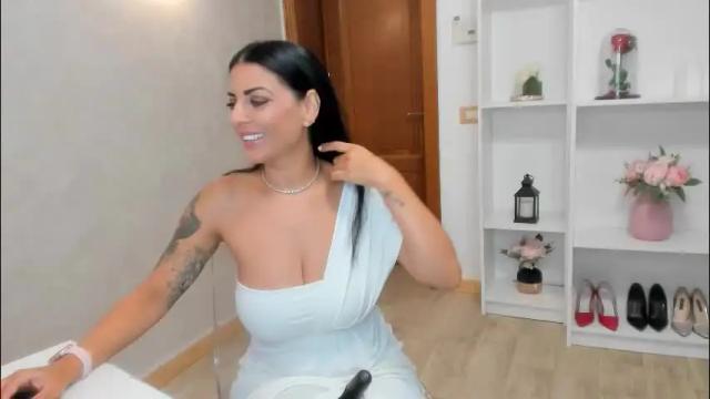 Image 11 of elisabaxter Stream on Chaturbate on 18 days ago