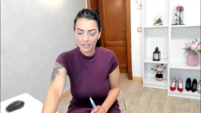 Image 11 of elisabaxter Stream on Chaturbate on 1 month ago