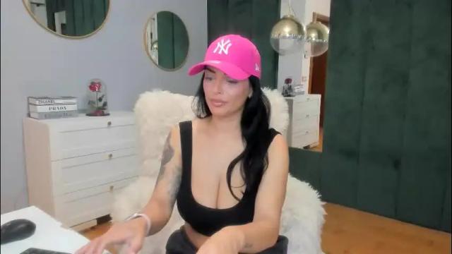 Image 10 of elisabaxter Stream on Chaturbate on 9 days ago