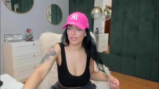 Image 6 of elisabaxter Stream on Chaturbate on 9 days ago