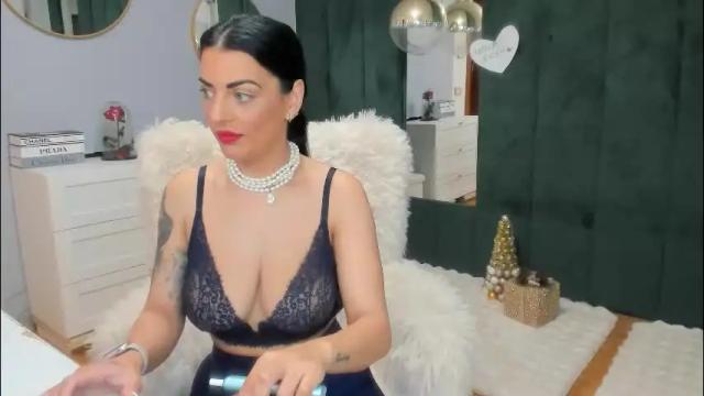 Image 4 of elisabaxter Stream on Chaturbate on 1 month ago