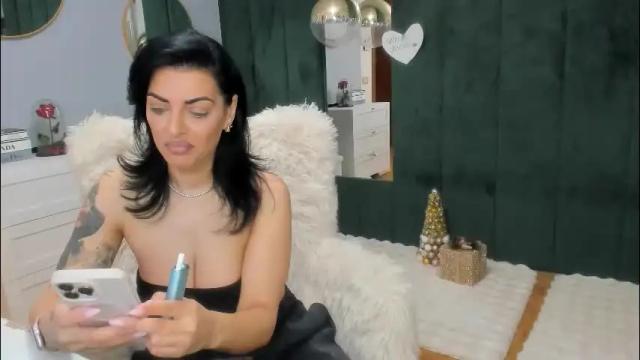 Image 2 of elisabaxter Stream on Chaturbate on 18 days ago