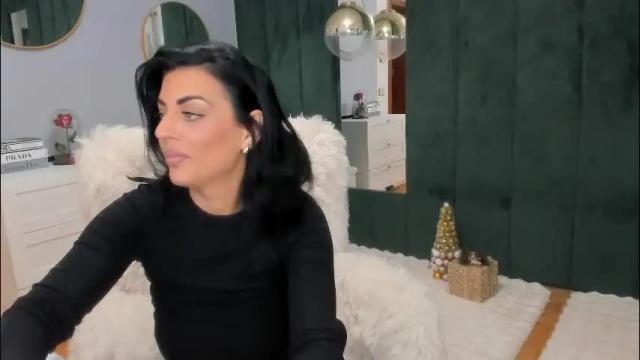 Image 4 of elisabaxter Stream on Chaturbate on 14 days ago