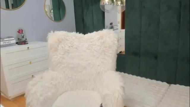 Image 4 of elisabaxter Stream on Chaturbate on 12 days ago