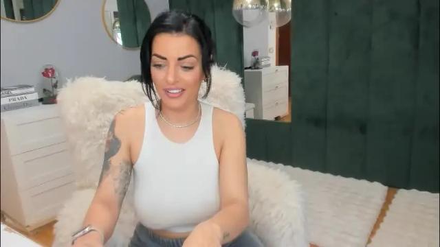 Image 6 of elisabaxter Stream on Chaturbate on 9 days ago