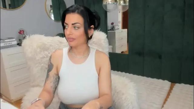 Image 8 of elisabaxter Stream on Chaturbate on 9 days ago