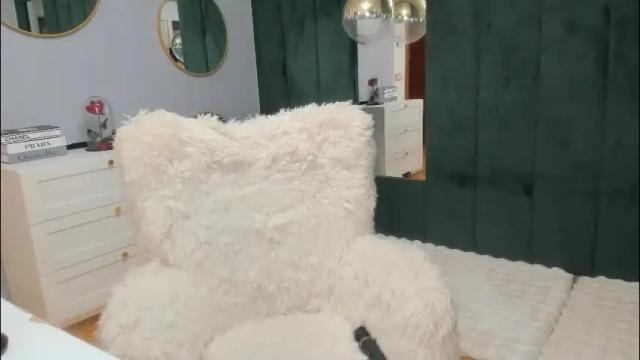 Image 4 of elisabaxter Stream on Chaturbate on 1 day ago