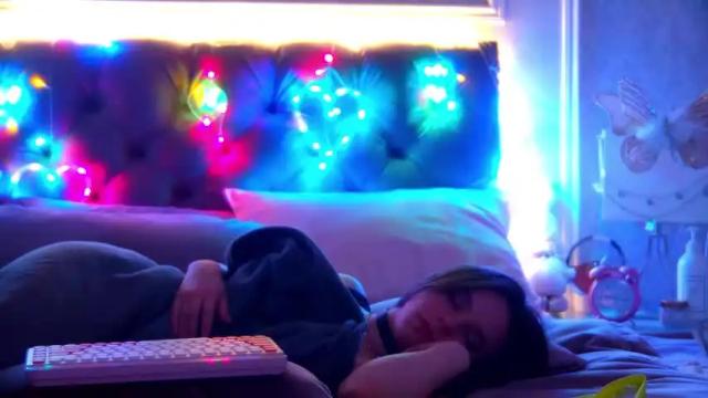 Image 12 of elisabethdavis Stream on Chaturbate on 12 months ago
