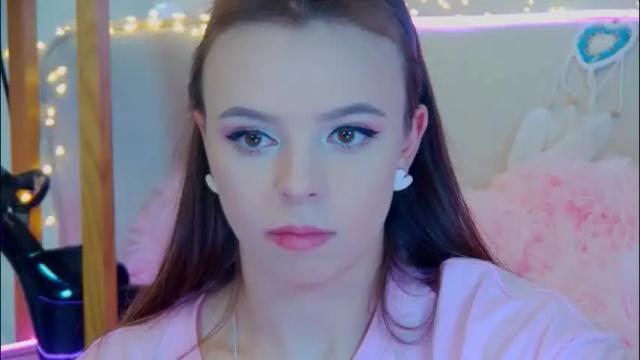 Image 8 of elisabethdavis Stream on Chaturbate on 3 months ago