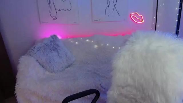 Image 6 of elisabethh_witch Stream on Chaturbate on 18 months ago