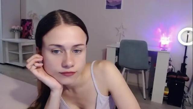 Image 7 of eliscuteblonde Stream on Chaturbate on 3 months ago