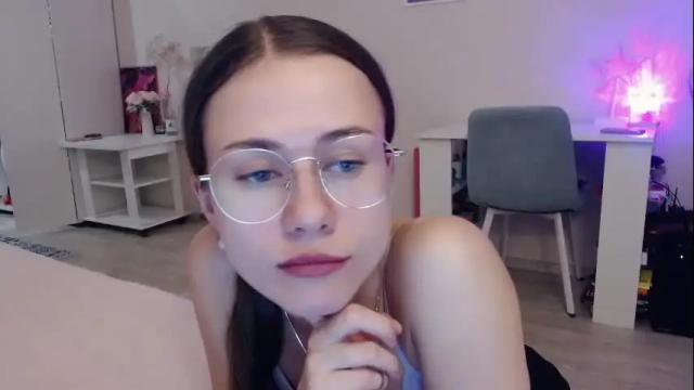 Image 6 of eliscuteblonde Stream on Chaturbate on 2 months ago