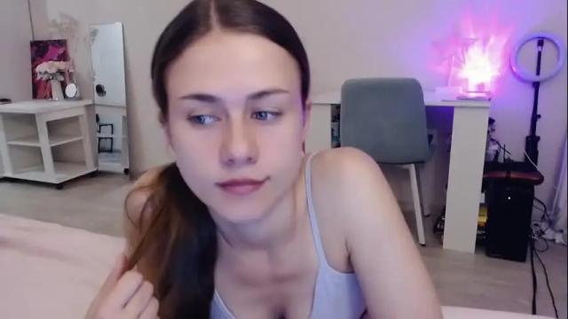 Image 2 of eliscuteblonde Stream on Chaturbate on 2 months ago